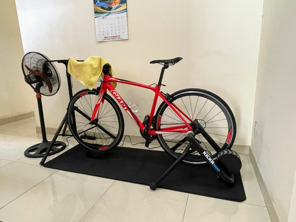 YeuChayBo's tweet photo. Bài viết mới nhất: [2022 W25] [21K hè 2022] Đau chân bể bài, tạm biệt KICKR Snap - https://t.co/N9UAQhtjwD https://t.co/sN8jEEE9W0