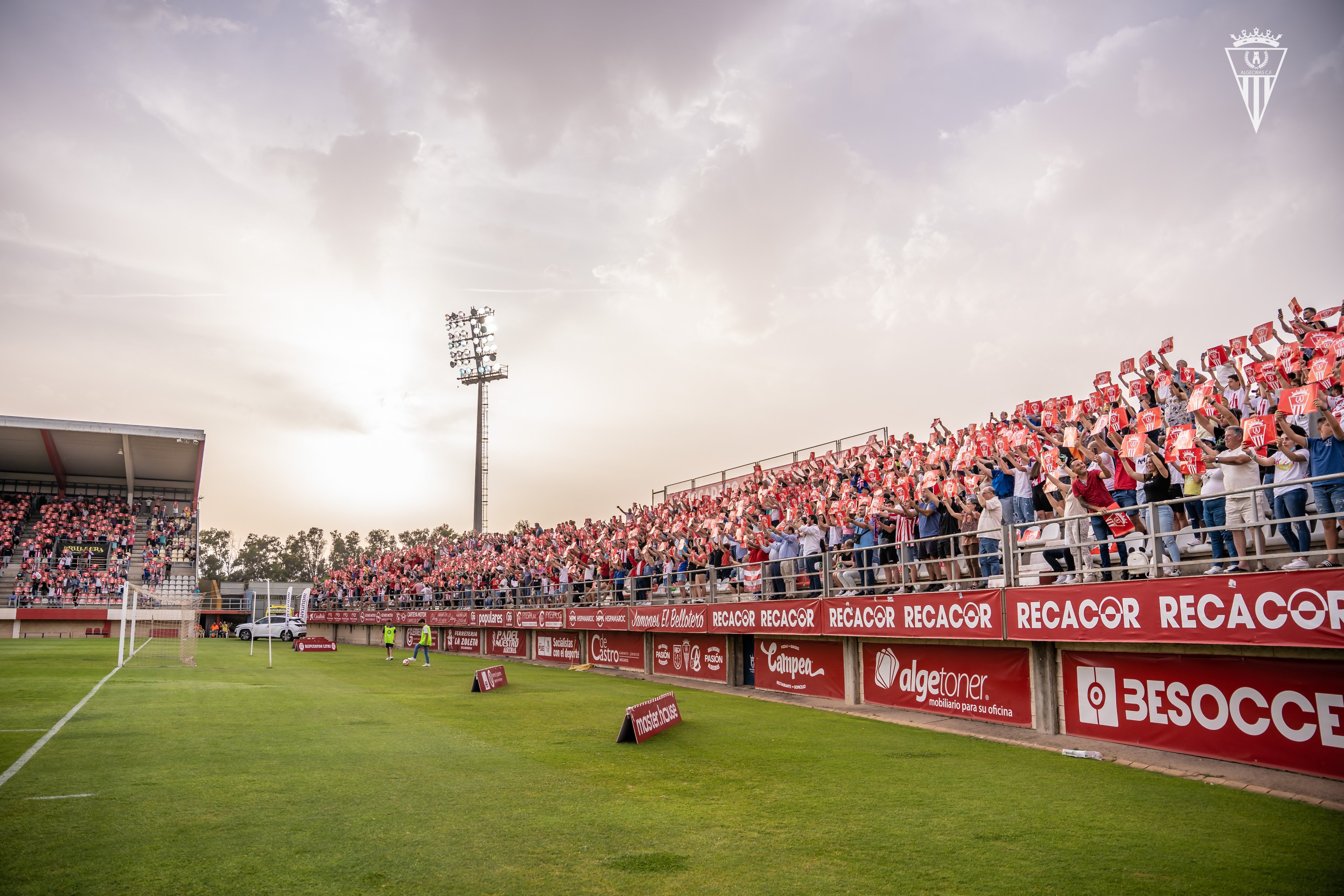 Algeciras CF  Próximo rival El Algeciras recibe a un Conil reflotado, pero  muy lastrado por las bajas