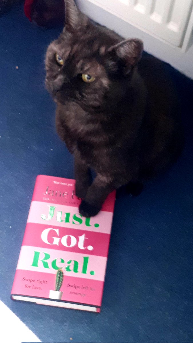 janestuch's tweet photo. Ezzy starting new job in literary promotion - "Read this. Then feed me" #JustGotReal #promocat @JaneFallon https://t.co/ytiVtxrpTP