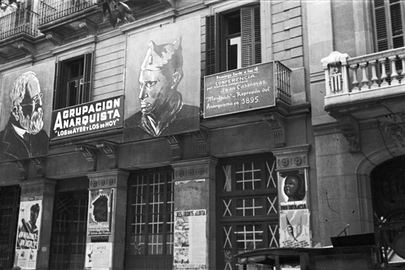 La memòria històrica de Montjuïc en l'anarcosindicalisme català durant la II República.
Barcelona, 6 de juny de 1937. Conferència: "Montjuïc-Repressió de l'anarquisme en 1895" a l'Agrupació Anarquista "Los de Ayer y Los de Hoy".
Foto Brangulí
Font: ANC
facebook.com/BarcelonaAnysT…