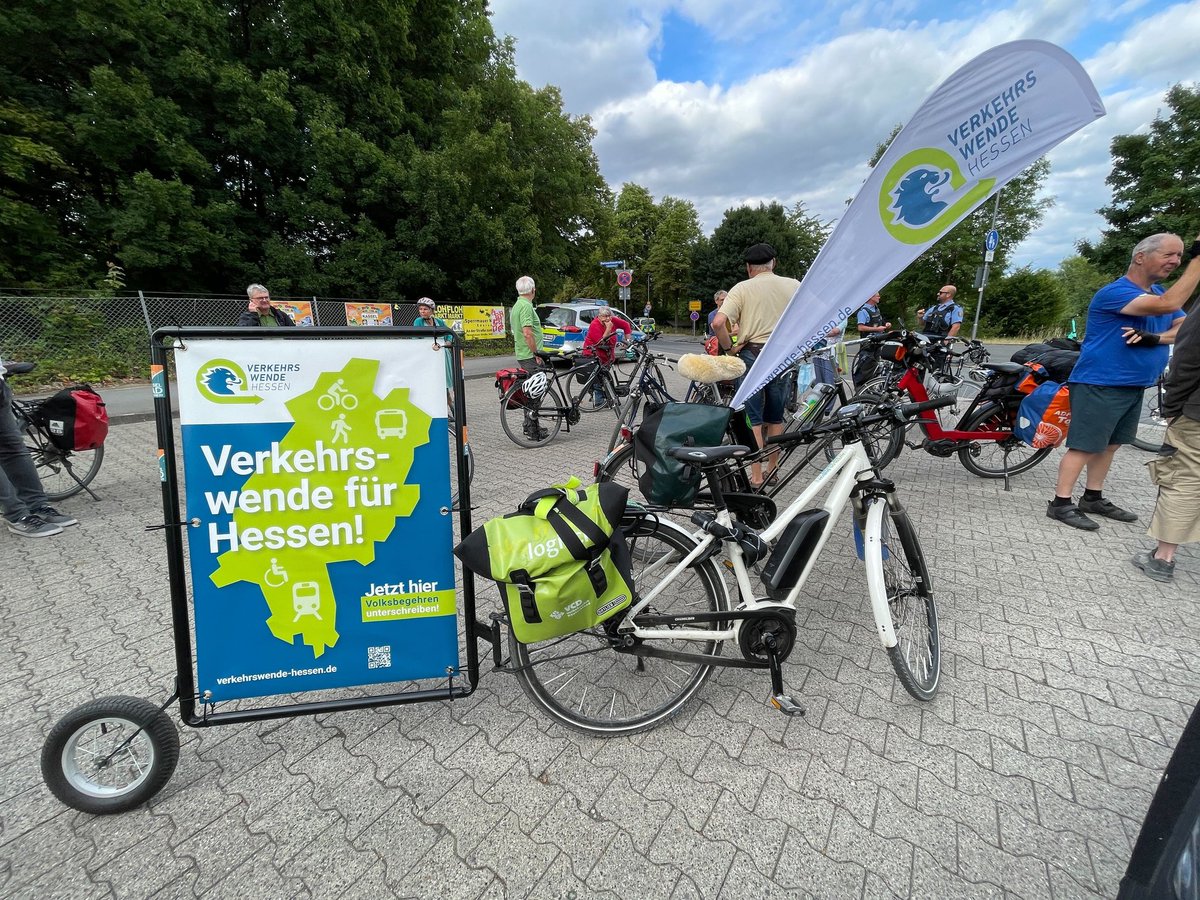 Die #hessentour ist schon da, gleich geht's los zum Hiroshima-Ufer!
<a href="/VerkehrswendeHE/">Verkehrswende Hessen</a>