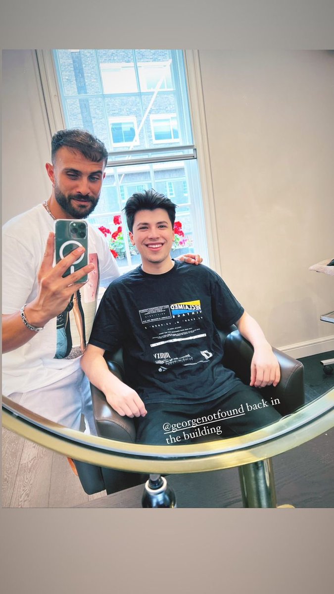 GNFUPDATES's tweet photo. George is in Sim88oner's story !! :]

He got a haircut !! 🌟🌟🌟

🔗: https://t.co/dV8MIOS9Tv https://t.co/YDMhnz0tui