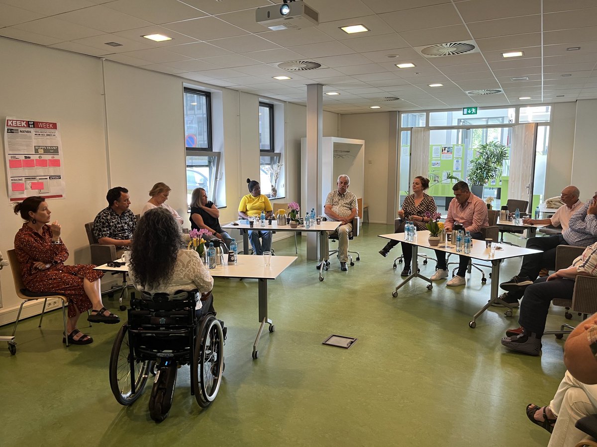 Raadsleden ⁦<a href="/GemWestland/">Gemeente Westland</a>⁩ op bezoek bij ons als ketenpartners ⁦<a href="/vitiswelzijn/">Vitis Welzijn</a>⁩, Sociaal Kernteam en ⁦<a href="/Patijnenburg/">Patijnenburg</a>⁩. Dankjewel voor jullie interesse in ons mooie werk, want wij zijn trots op onze toppers en doen het samen voor de Westlanders.