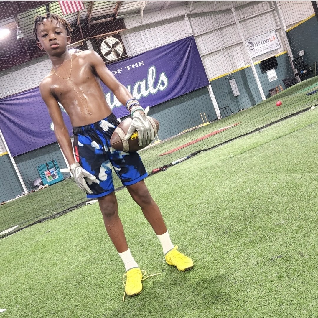 campmoula_MG's tweet photo. What the future looks like for Playmakers Association. He's like that!! From ground up!! 🔥🔥🔥🏈🏈 #WePlayFootball #AIP #youthStrong #MG #CMU #DayII #movesdotcom https://t.co/ztvT6p5T4q
