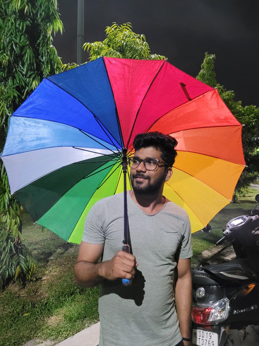 ibadalkumar's tweet photo. Rainy season and this umbrella 😁
#Mansoon https://t.co/PfuZCsg9tb