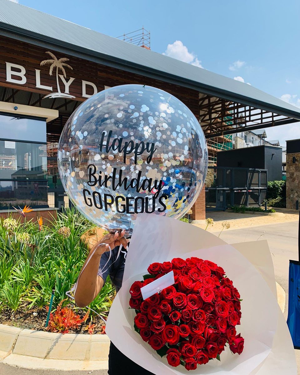 cairotheflorist's tweet photo. Fresh flowers for all occasions with free delivery around gauteng 📍WhatsApp or call 0658666941 -cairo_the_florist on Instagram #GirlTalkZA #GirlsTalkZA #GirlzTalkZa #Mamkhize #SkKhoza #LoadsheddingStage6 #sithelo #leratokganyago #BhekiCele #AndileMpisane #Apartheid #KellyKhumalo https://t.co/bv3Tuntr3E