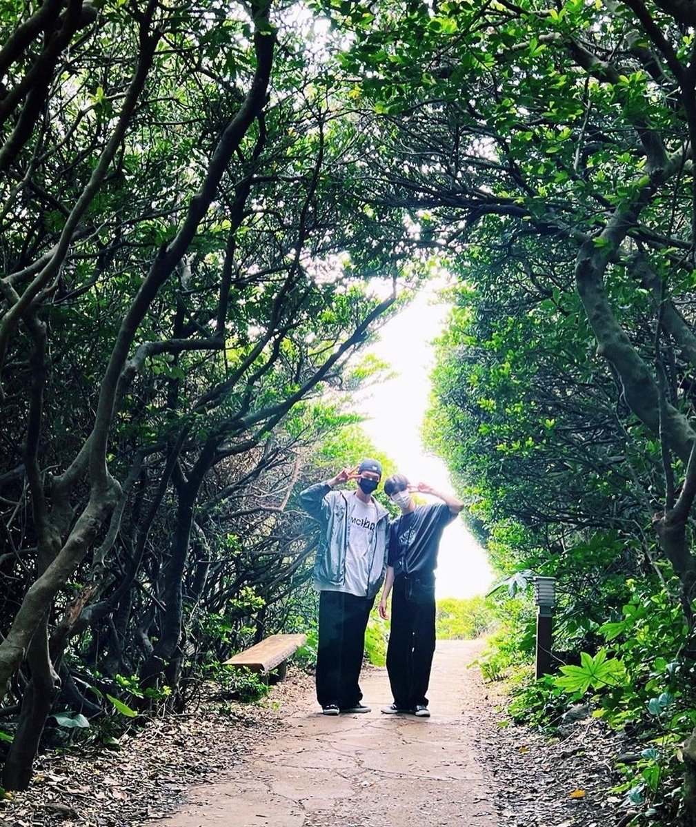epex_fr's tweet photo. 06.07.22〔 INSTAGRAM 〕 

➫ Traduction du post de #BAEKSEUNG ! 

❝ Voyager avec un ami 😆😆 ❞ 

#EPEX #이펙스 #백승
@the_EPEX @by_EPEX 

#Liseok🦔 https://t.co/DTqpBaLMnb