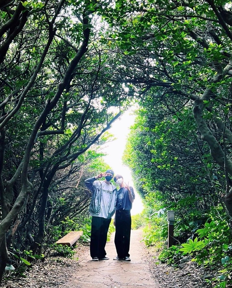 epex_fr's tweet photo. 06.07.22〔 INSTAGRAM 〕 

➫ Traduction du post de #BAEKSEUNG ! 

❝ Voyager avec un ami 😆😆 ❞ 

#EPEX #이펙스 #백승
@the_EPEX @by_EPEX 

#Liseok🦔 https://t.co/DTqpBaLMnb