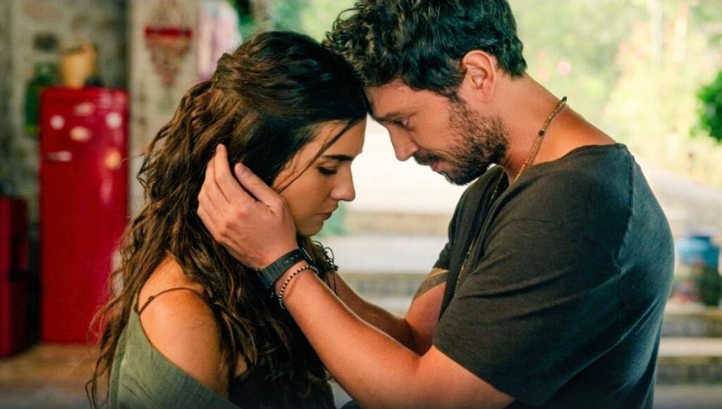 esraea82's tweet photo. Fotoya bayıldım 🧿😍😍😍 biran önce izlemek istiyorum #TubaBüyüküstün #MuratBoz #AnotherSelf #ZeytinAğacı https://t.co/t7SBqkQ78b