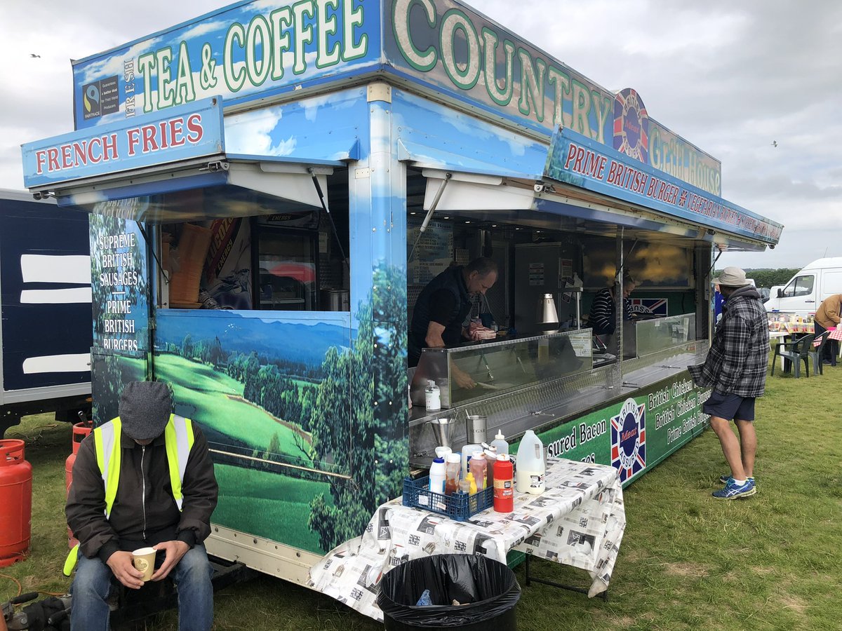 FieldsCarboot's tweet photo. Open tomorrow in bridlington for the biggest car boot in Yorkshire!☀️   9am-2pm for some of the best bargains and food trucks!!💶 #market #itshappening #savings #shoppingstar https://t.co/dxahIF5GQj