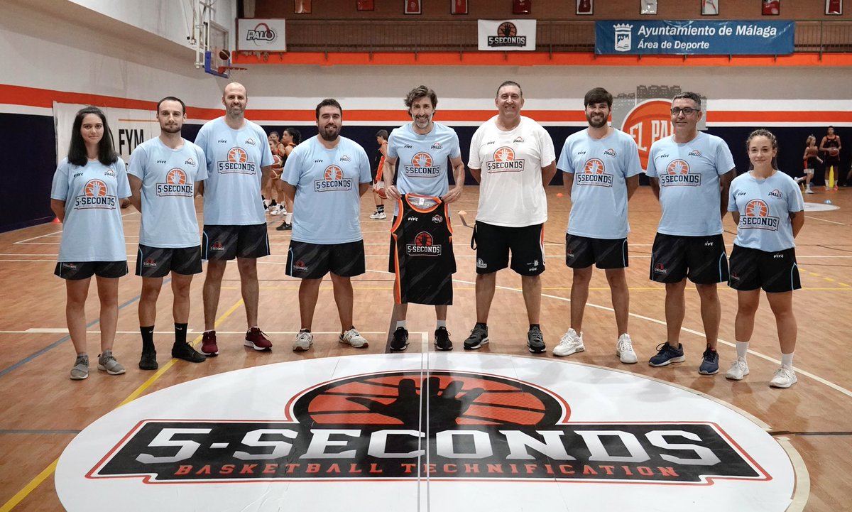 5secondsbasket's tweet photo. 🏀 Recibimos un año más la visita de @Fernand0Ram0s que vuelve a confiar en #campus5seconds para la mejora individual de su hijo 🧡🖤

🌍#Universo5Seconds https://t.co/NINhBZo7IK