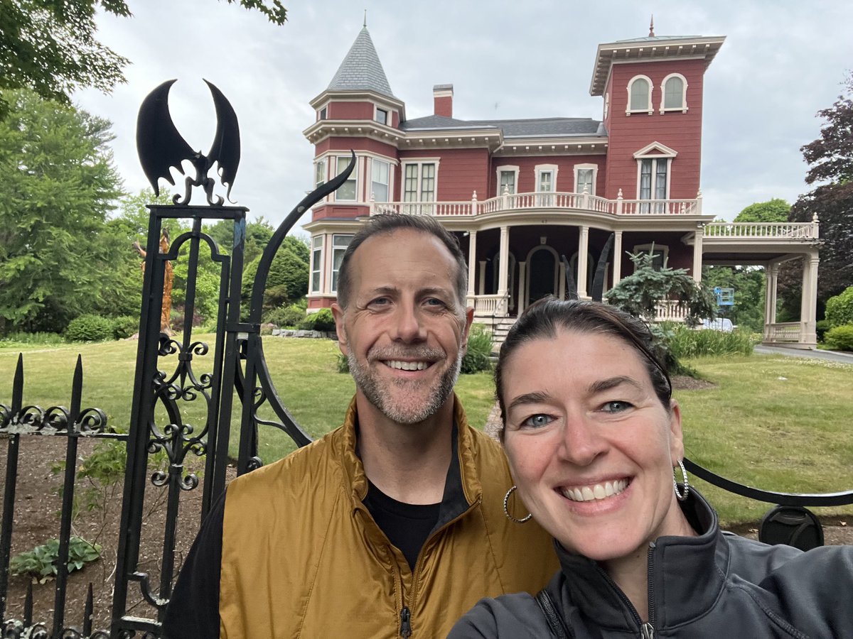 Hello my PNW friends. Any guesses where we are? Sorry ⁦⁦<a href="/StephenKing/">Stephen King</a>⁩ the stormy weather tends to follow wherever we go.  We will be gone soon and you can have your sun back. #constant-reader