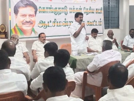 ereswaranoffl's tweet photo. இன்று (06.07.2022) ஈரோட்டில் தலைமை அலுவலகத்தில் நடைபெற்ற ஆட்சிமன்ற குழு கூட்டத்தில் கலந்து கொண்டு சிறப்புரை ஆற்றிய போது.! https://t.co/oMJ6k1mntA