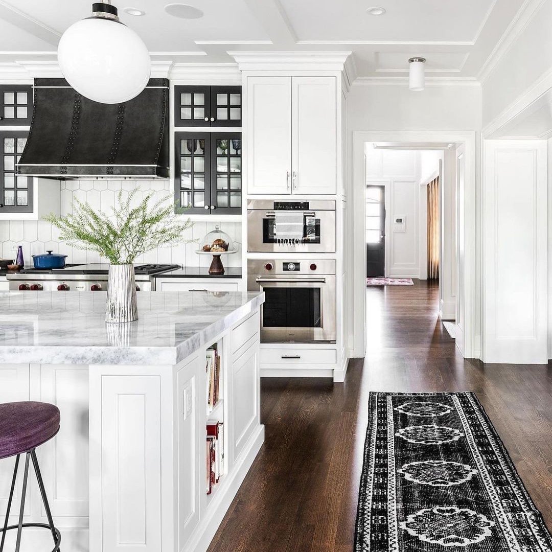 EdSellsThe6ix's tweet image. Having a #beautiful & #spaciouskitchen can really inspire you to spend some extra time cooking your favourite summer foods! What are some of your home's favourite #summerdishes? Let me know in the comments below! Repost @inspire_me_home_décor #kitchendesign #designinspo #design
