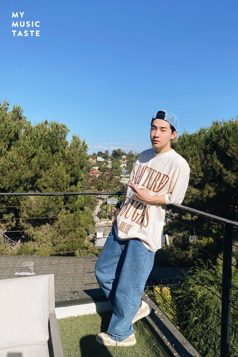 _mymusictaste's tweet image. Weather?✅
Outfit?✅
Music? HENRY is ready to bring it wherever you are!🎶

Want to see him live?
MAKE for HENRY🏙️👉mmt.fans/bFbm

#StopWishingStartMaking
#HENRY #헨리 with #MyMusicTaste #NowMaking
