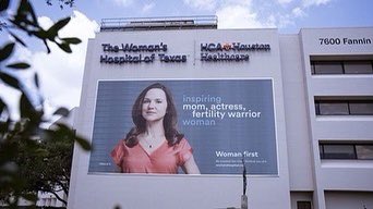 OffTheFieldNFLW's tweet photo. OTF partnered with @HOFHealth , @HCAHoustonhealthcare &amp; @TheWomansHospTX for a talk on women's health, fibroids &amp; infertility. The discussion shed light on the importance of standing for women's health equity &amp; raising awareness for causes that affect women.
Mural: mathieuartsoul https://t.co/ejSTTenaGO