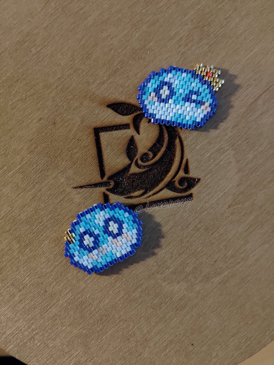 lexensys's tweet photo. The new web event from Genshin Impact gave me some inspiration with the slimes, they're so cute ! So, bam ! Asymmetric earrings, haha. Hope you'll like them !
#GenshinImpact #hydroslime #miyukibeads #earrings #craft https://t.co/SNLLmIpvaH