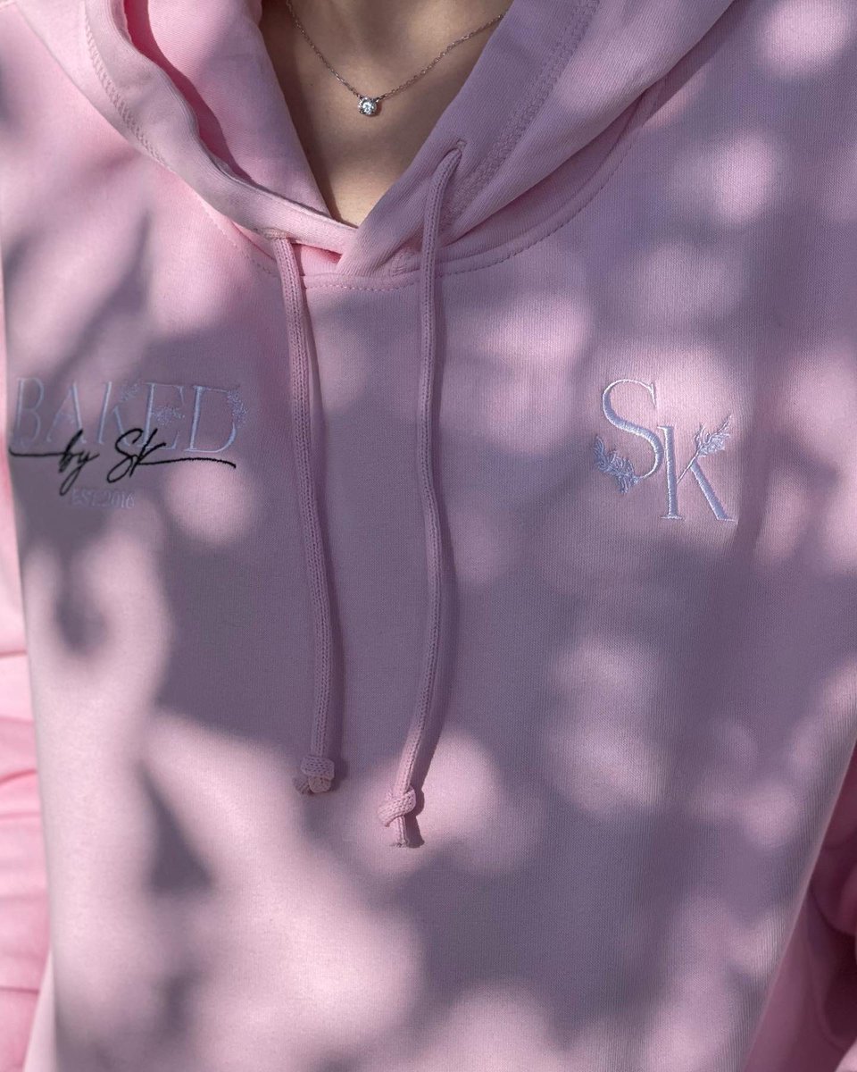 Bakedbysk's tweet photo. ✨ the cutest custom made hoody
#BBSK #HowIlikeMine #ForPeopleWhoLoveCake 🌸 https://t.co/8afM8yFODB