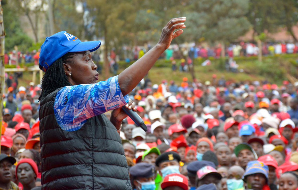 MarthaKarua's tweet photo. We are at a delicate point in our political history.
All evidence shows we cannot survive another 5 to 10 years without a government that is truly for the people.
In Gatundu today, we pledged to fight corruption and ensure shared prosperity.
#Inawezekana https://t.co/PVeVEn9IE5