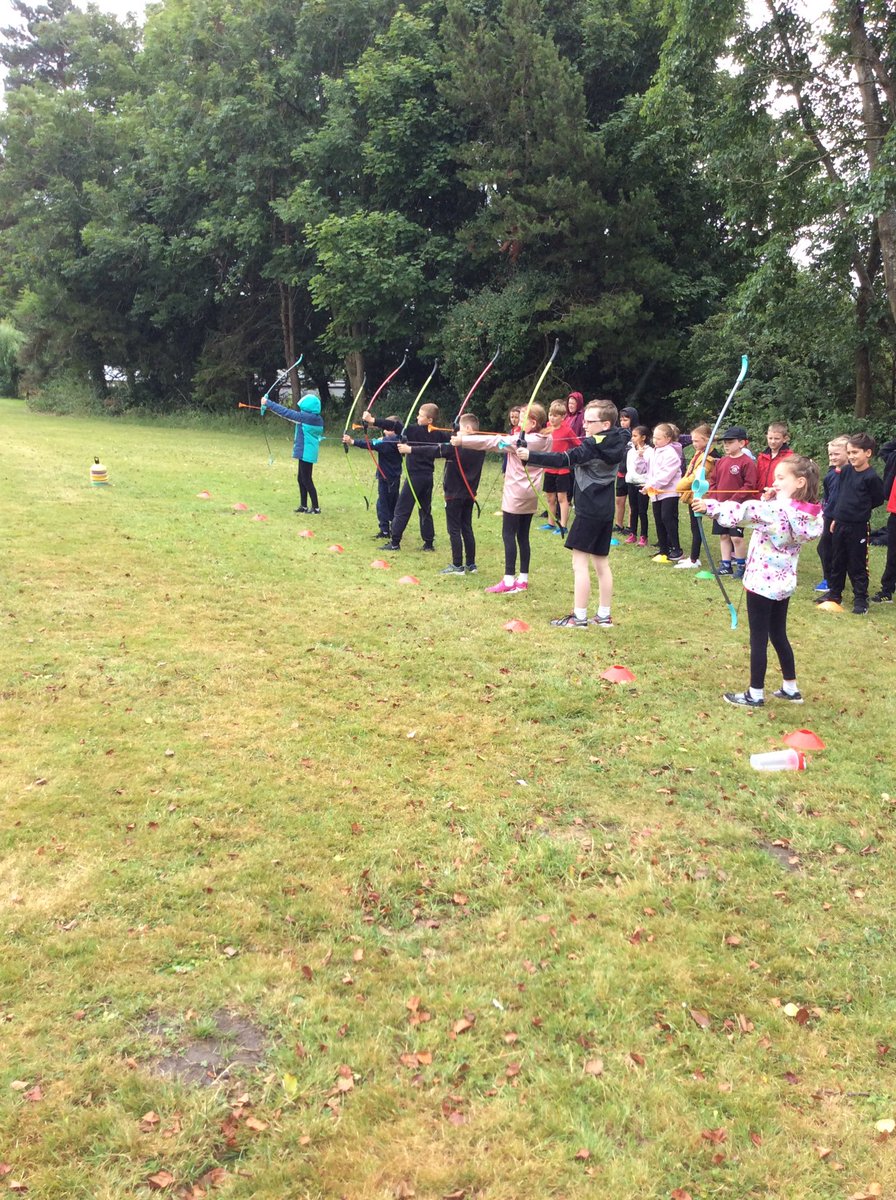MelthamMoor's tweet photo. Brilliant archery skills shown in PE this morning. A special well done to Jack and Henry, who showed natural talent and Annie for being the most improved archer.
#MMYear3 #MMPE https://t.co/mVcJOjZ0b6