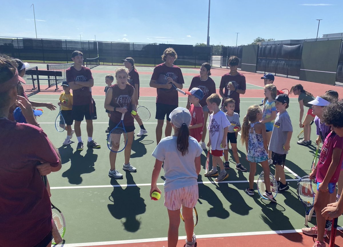 Another awesome day of Tennis Camp!! <a href="/BMar1842/">Brian Martinez</a> <a href="/BuildThePack/">BuildThePack</a> <a href="/DavenportWolves/">DHS Wolves Athletics</a> <a href="/Davenport_HS/">Davenport High School</a> #btp