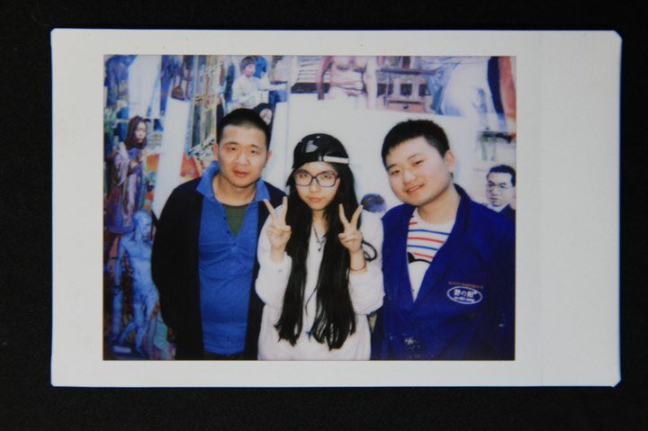 zhengjunlongart's tweet photo. 正值毕业际，我也有学生时，十年已过，甚是想念我的同学们，翻到几张宝丽来，感叹时光流逝！该见面了，该聚聚啦，我的同学们！#polaroid #classmates #olddays #art #photography #memory https://t.co/MK3p85R6jX