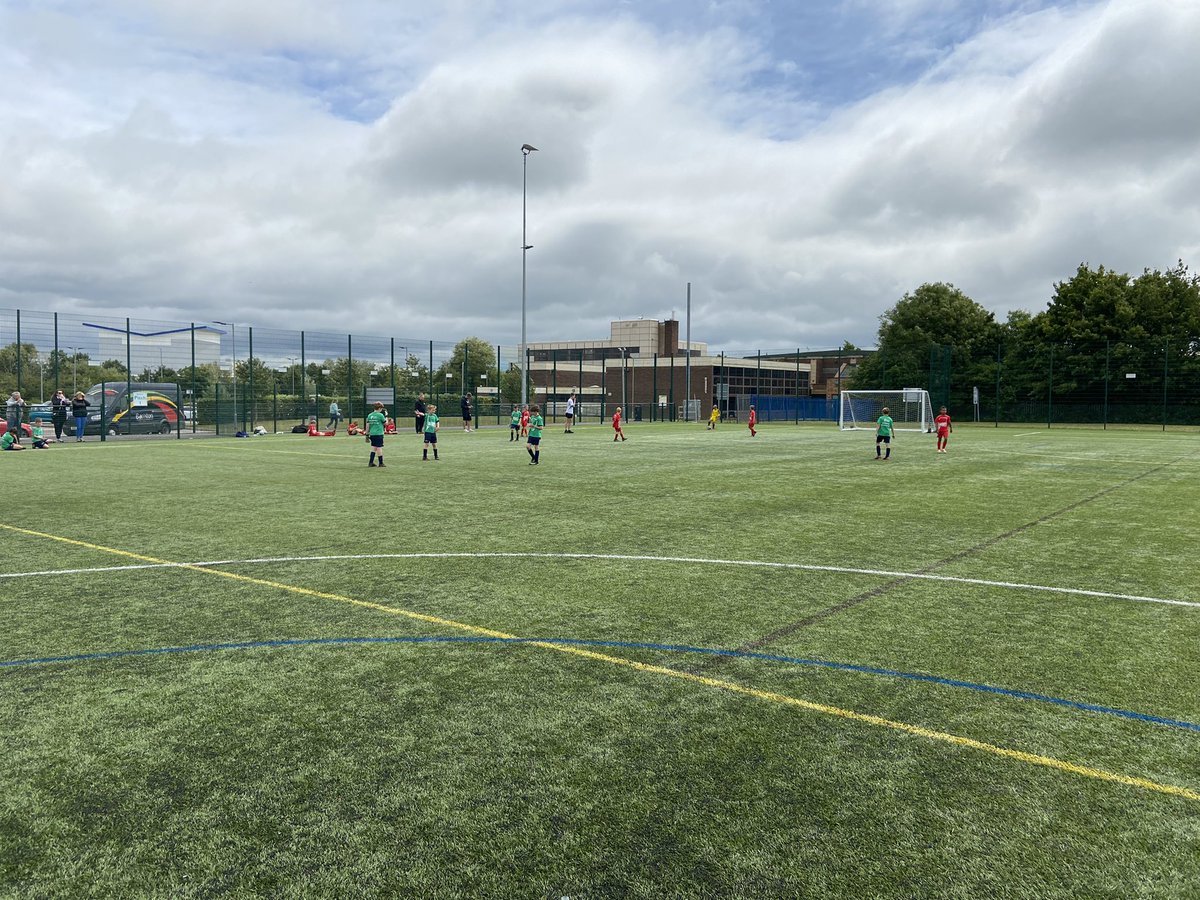 CWSchoolGames's tweet photo. Well done to all the year 3&4 footballers @BrioEPSV some great matches between the teams. Well done to @HartfordPrimary for finishing 🥉 @thedingleschool for coming 🥈 and our winners @GorseyBank also a huge well done to @Ravenbankschool for winning the Spirit of the Games award https://t.co/RDpwkuI57p