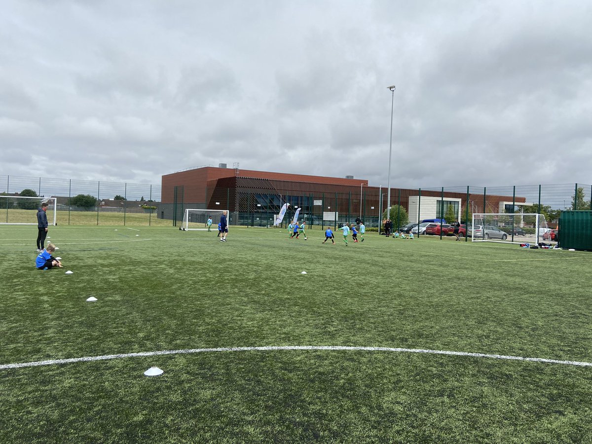 CWSchoolGames's tweet photo. Well done to all the year 3&4 footballers @BrioEPSV some great matches between the teams. Well done to @HartfordPrimary for finishing 🥉 @thedingleschool for coming 🥈 and our winners @GorseyBank also a huge well done to @Ravenbankschool for winning the Spirit of the Games award https://t.co/RDpwkuI57p