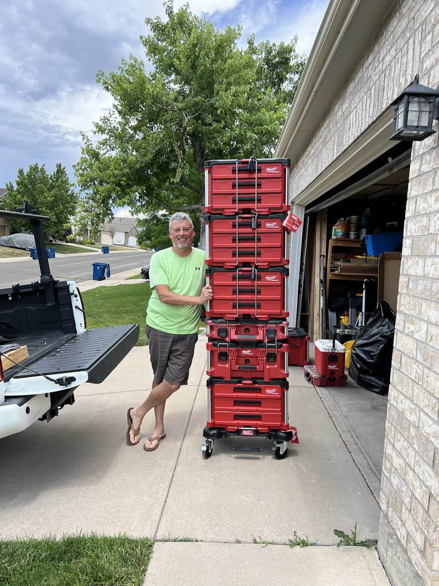 MCSBuild's tweet photo. My #milwaukeepackout #tower from #milwaukeetools 🧰 https://t.co/tolQ1zDvYt