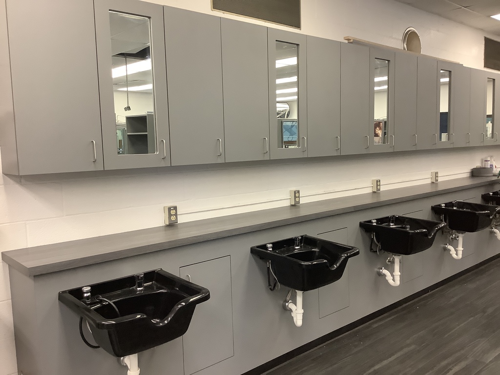 CPACTC's tweet photo. The new Cosmetology work stations and shampoo bowls have been delivered! @cpactc #greenisgone #hellogray https://t.co/OB7Wi0SiZ8