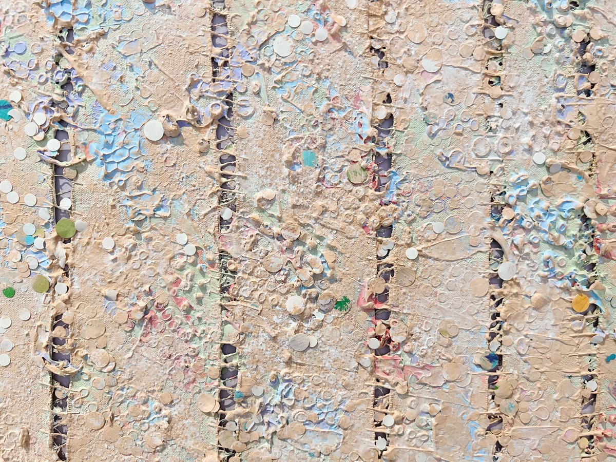 kettlesyard's tweet photo. Details from #ANewLanguage at Kettle's Yard ✨💖

Howardena Pindell's abstract canvases contain textured details including chads, glitter, thread, powder and perfume. 

Come and see these works in our new exhibition now: https://t.co/JInB5jkZK4 https://t.co/vfFDv4dYQT