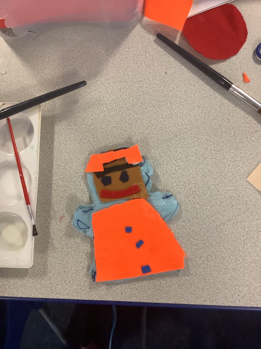 MulberryWbp's tweet photo. Our puppets are coming to life, everyone is designing their outfits today! https://t.co/14tNijN23A