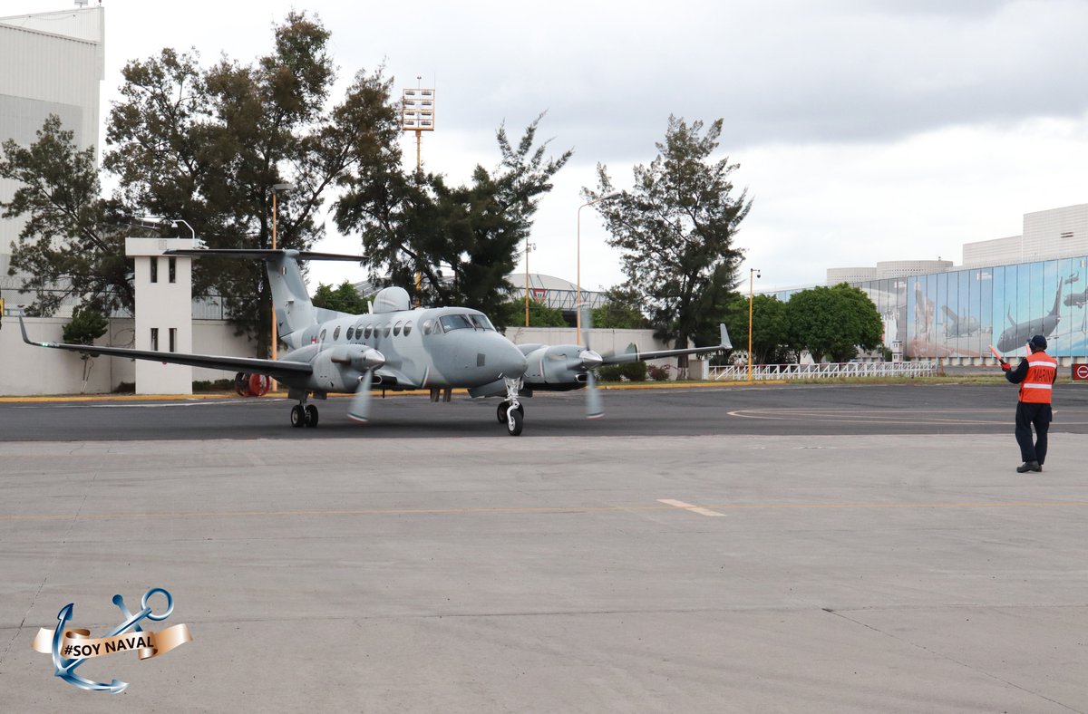 SEMAR_mx's tweet photo. Encendiendo los motores, nos proponemos a despegar para cumplir la primera misión del día.

Desde la #BaseAeronaval les damos los #BuenosDías https://t.co/5Lr95xxpux