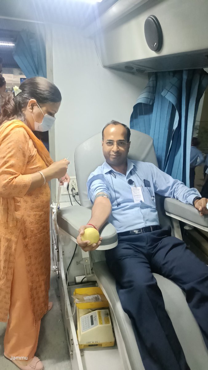 aaijammuairport's tweet photo. In collaboration with the Indian Red Cross Society, Jammu Region and Blood Transfusion Department, GMCH, Jammu, a Blood Donation Camp was organised by AAI, Jammu Airport. A total of 39 participants from AAI, CISF, Airlines and other stakeholders contributed to this noble cause. https://t.co/DeNkTov4mc