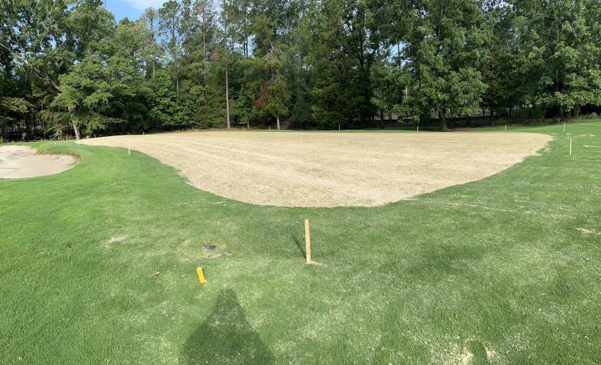 Sprigs are going down! On the back 9 

#mycarolinasmorning 

<a href="/CarolinasGCSA/">Carolinas GCSA</a> <a href="/Carolinas_ASST/">Assistants - CGCSA</a> <a href="/MidlandsTurfgr1/">Midlands Turfgrass Association</a>