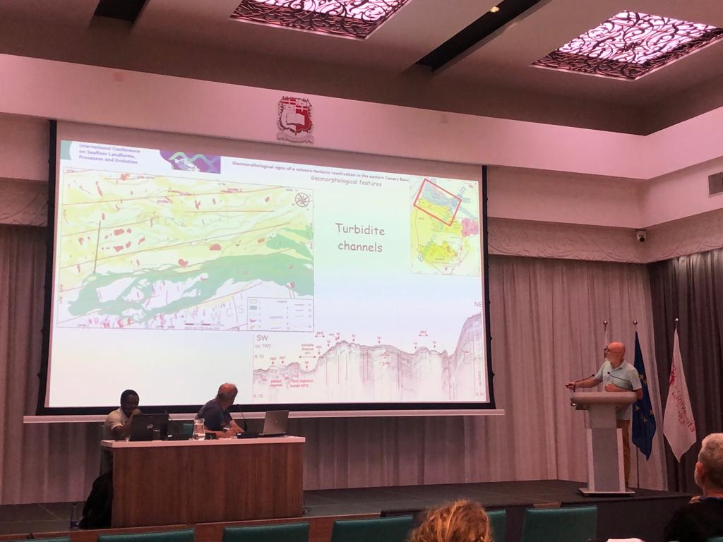 Ricardo León (@ricardoleonb1) on Twitter photo Today was my turn, <a href="/IGME1849/">Instituto Geológico y Minero de España</a> and <a href="/IEOoceanografia/">Instituto Español de Oceanografía (IEO-CSIC)</a> showing the geomorpholgy of The Canary Basin. Session 17 (Volcanic) at the International Conference on Seafloor Landforms, Processes and Evolution #Seafloor2022. Thanks <a href="/MicallefAaron/">Aaron Micallef</a> and <a href="/UMmalta/">University of Malta</a> for the fantastic organization Today was my turn, <a href="/IGME1849/">Instituto Geológico y Minero de España</a> and <a href="/IEOoceanografia/">Instituto Español de Oceanografía (IEO-CSIC)</a> showing the geomorpholgy of The Canary Basin. Session 17 (Volcanic) at the International Conference on Seafloor Landforms, Processes and Evolution #Seafloor2022. Thanks <a href="/MicallefAaron/">Aaron Micallef</a> and <a href="/UMmalta/">University of Malta</a> for the fantastic organization