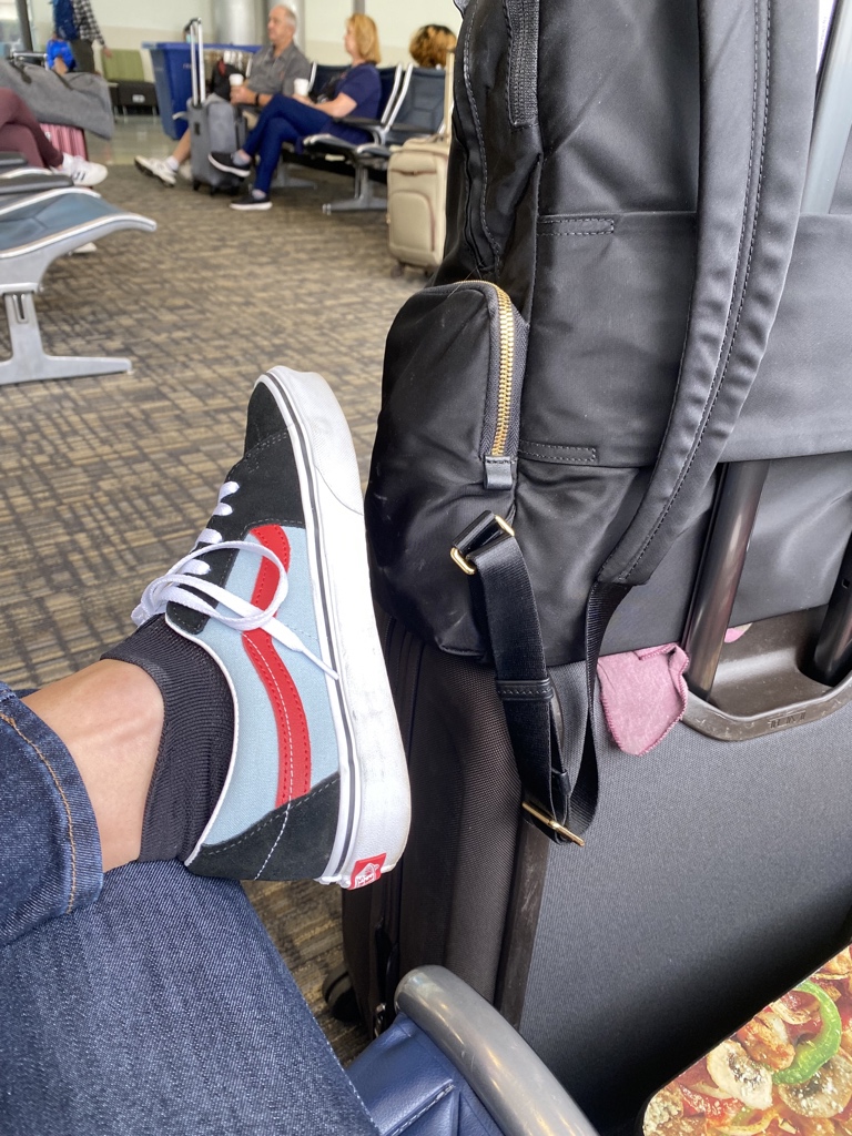 AlisonL's tweet image. This is an obligatory *on my way to MTL* tweet. #theshoestho