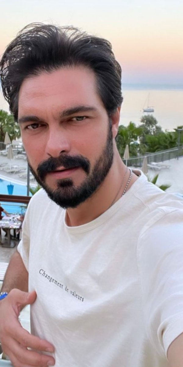 Meu amor todinho por ele🖤🖤🖤❤❤

#HalilİbrahimCeyhan