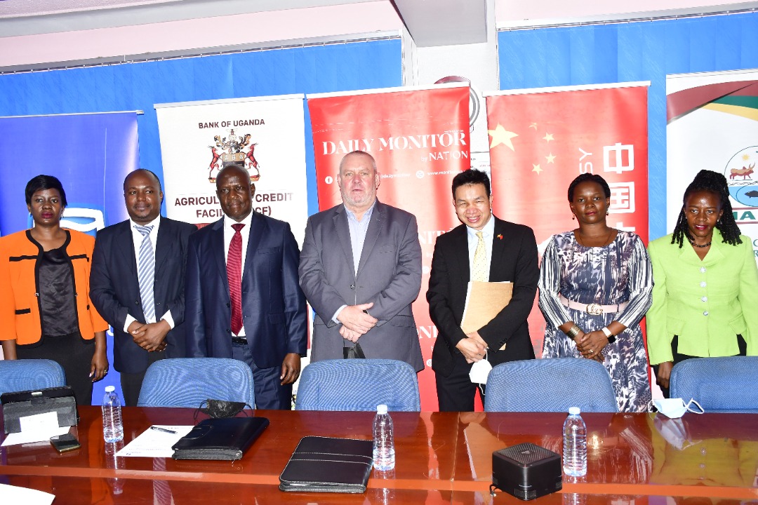 narouganda's tweet photo. Today, #farmclinics 2022 was launched @DailyMonitor offices in Namuwongo.
@narouganda @BOU_Official @stanbicug @nssfug and @Chinese embassy Uganda commit to ensuring that #farmers access information &amp; support needed to increase production and income. #Smartfarming #credit https://t.co/ObhF8naX2U