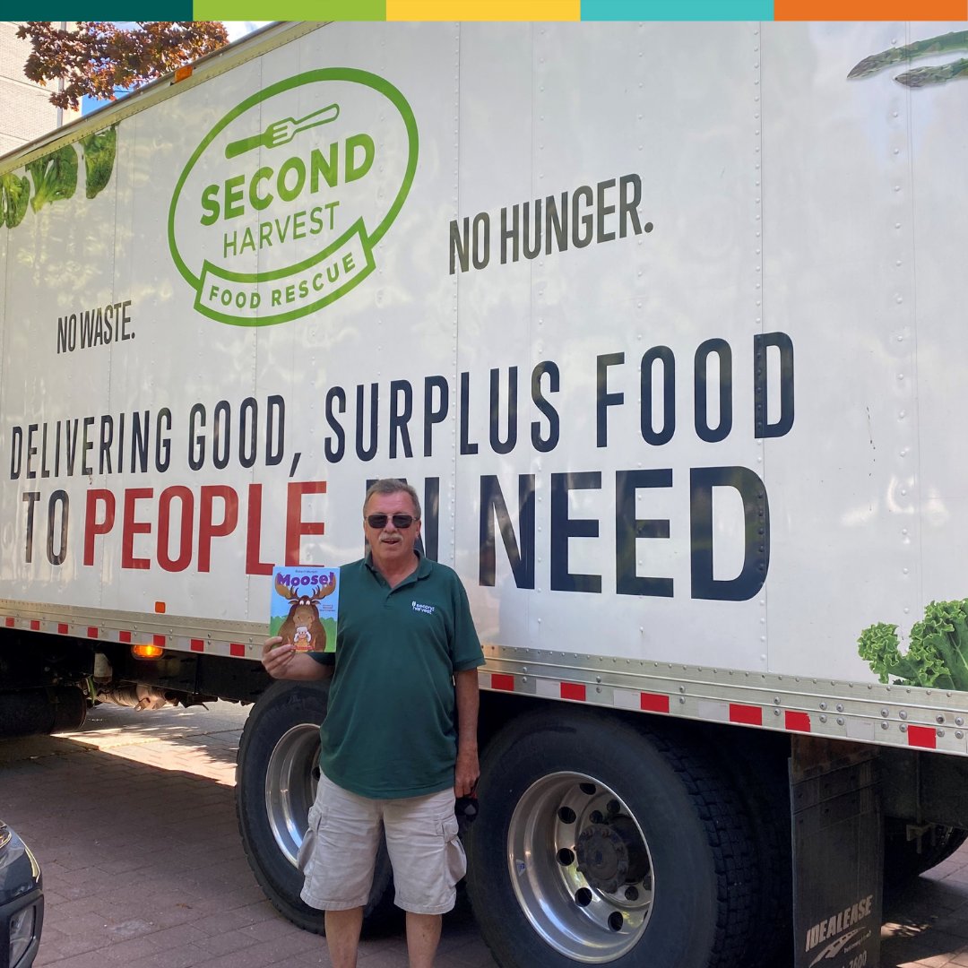 UForLiteracy's tweet image. Frontier College provided all the books for Second Harvest’s Feeding our Future Program ➡️ Just over 2,500 books! 💫 Feeding our Future was launched in 2012 and has grown to become Canada's largest free summer lunch program!