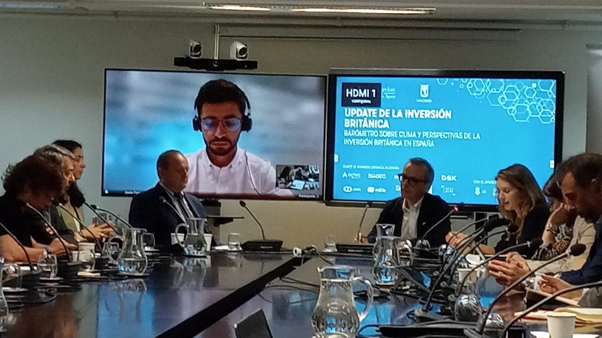 Madrid_MIA's tweet photo. Hemos estado en @britchamberESP en la actualización de #InversionUKESP para confirmar que Reino Unido es el principal inversor de España desde 1993 y que Madrid concentra el 89% de la inversión británica recibida en España 🇪🇸🇬🇧
#investinmadrid https://t.co/ASh4Dp3di0
