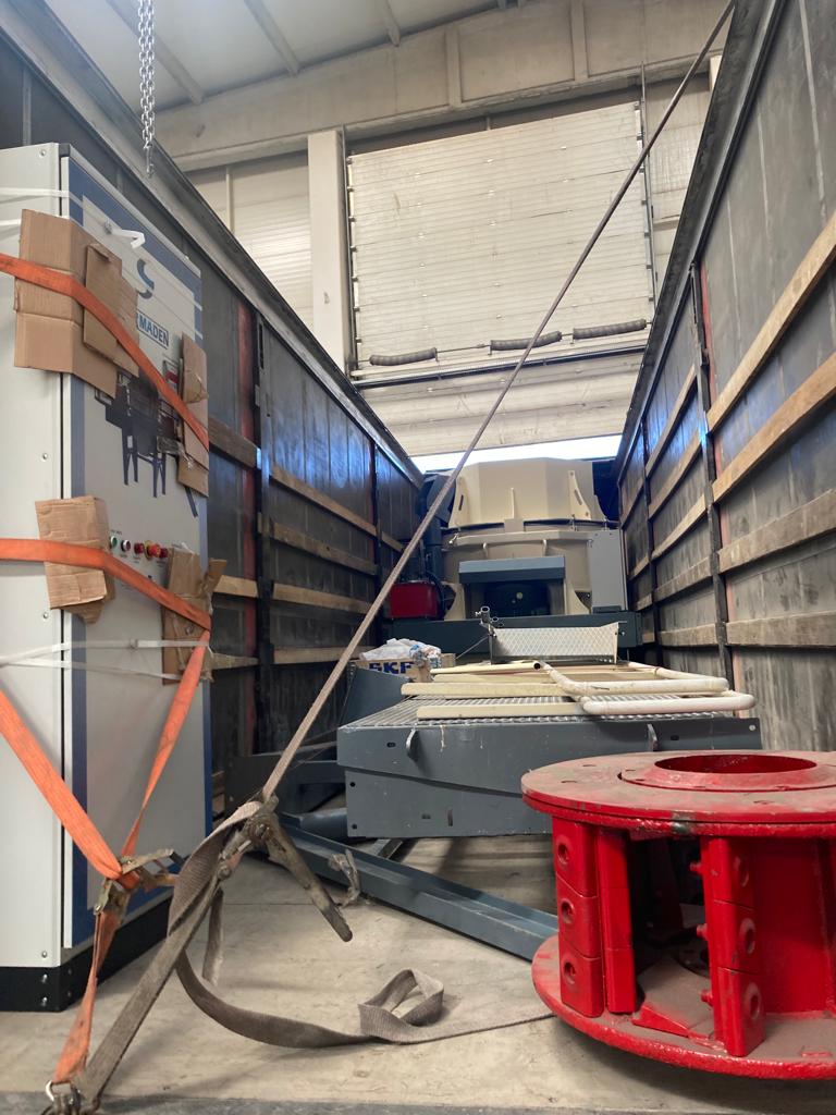 ser_maden's tweet photo. VSI 900 vertical shaft impact crusher is sent to Azerbaijan. https://t.co/4NySMUOB9O