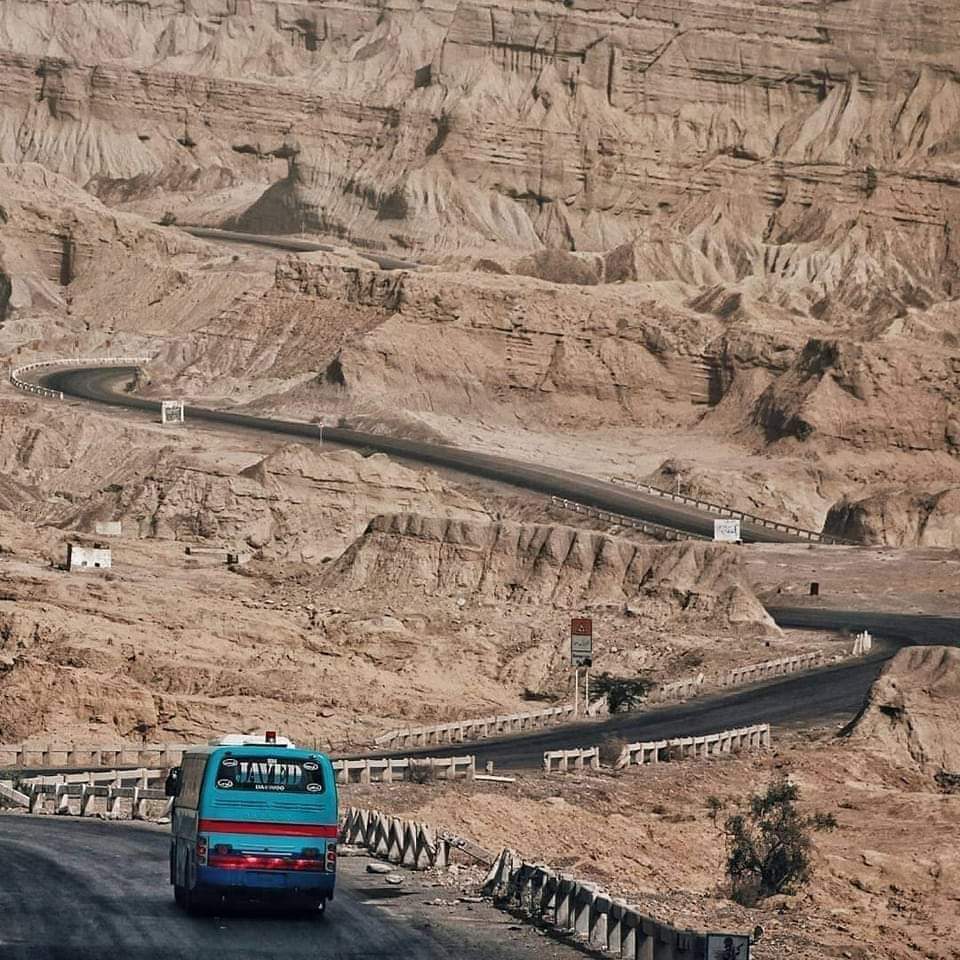 wasimikram128's tweet photo. Coastal Highway Makran Balochistan 🇵🇰 

#allnewbuseslahore https://t.co/N3p5tXB8Fe