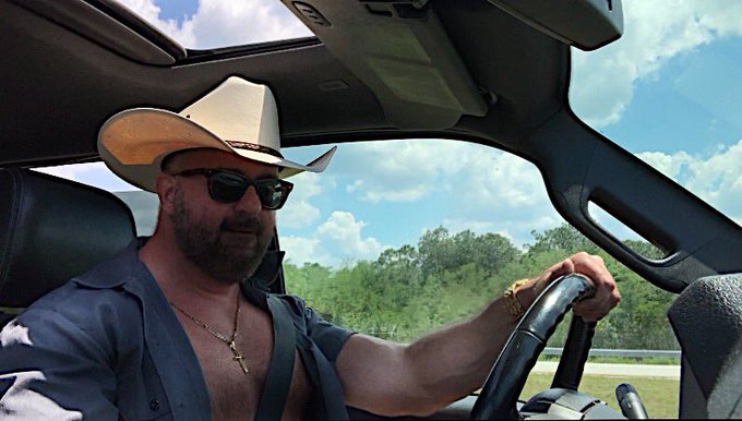 Back home in the sticks. Hot coffee and open land smells good. https://t.co/lS02xTUV2M