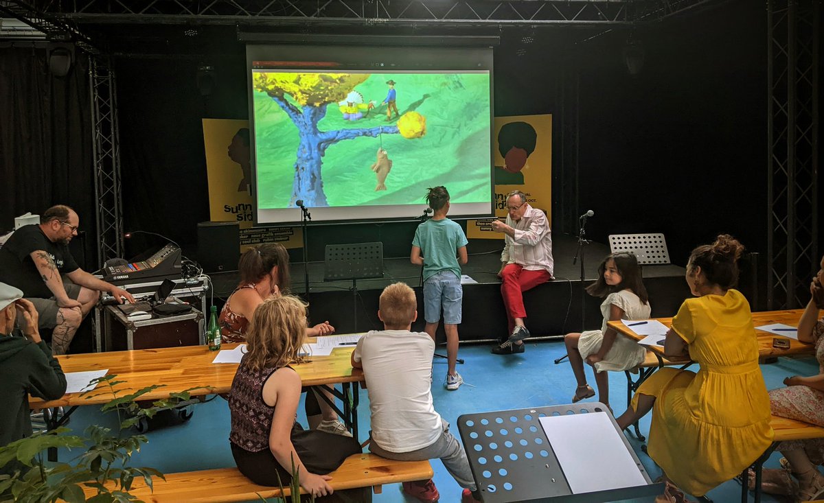ReimsShed's tweet photo. Atelier doublage avec @Pelliculeensorc dans le cadre du Summer Shed ! Rendez-vous ce soir pour la projection de La Classe Américaine #reims #shedreims #tierslieu https://t.co/nlJtSpGJg0