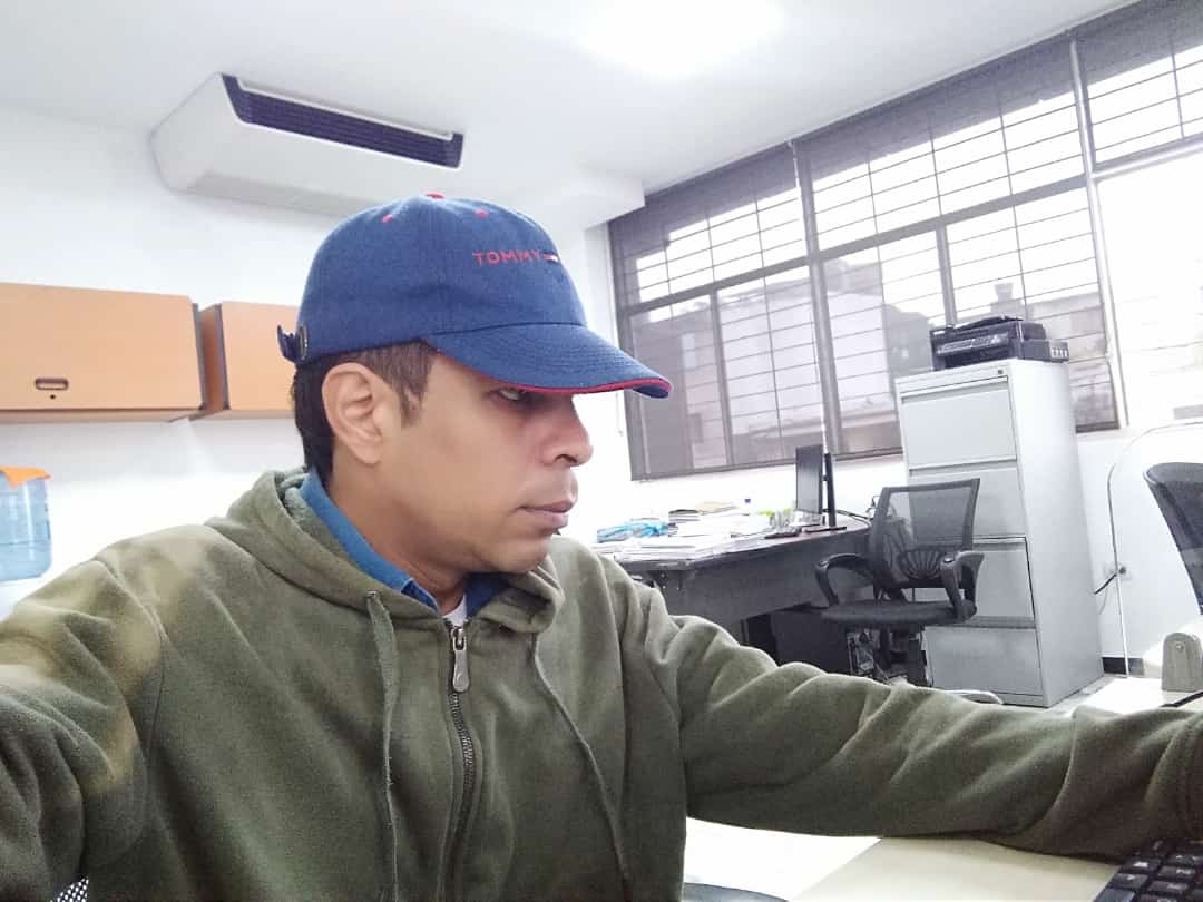 mauro2273's tweet photo. El comienzo es la parte mas importante de tu trabajo 😀👍🛵😬🧐😂 https://t.co/hWJqQiY640
