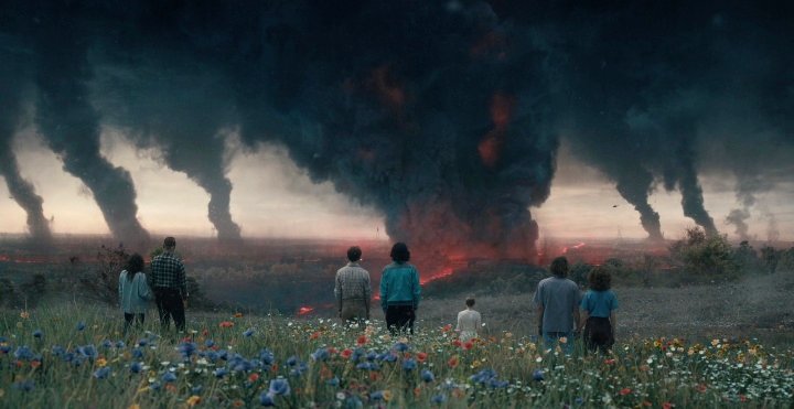 simpfordamelios's tweet photo. stranger things cinematography getting better and better from season 1 to season 4 https://t.co/lNlxc4L8pS
