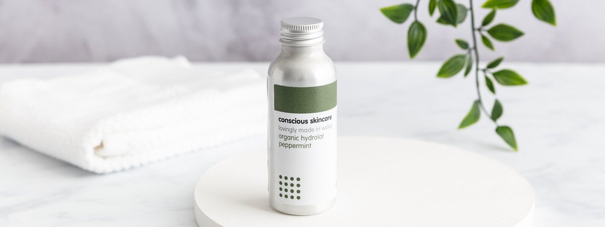 Peppermint toner. Life saver in hot weather. Instantly cooling for face, wrists, armpits, legs, feet. Essential for hot flushes too for the #menopausal amongst us!! 🥵