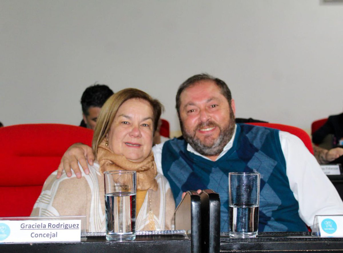 inforedzonal's tweet image. @juanjo_castro le dio la bienvenida al @HcdSanMiguel a la nueva concejal @CachaRodriguez