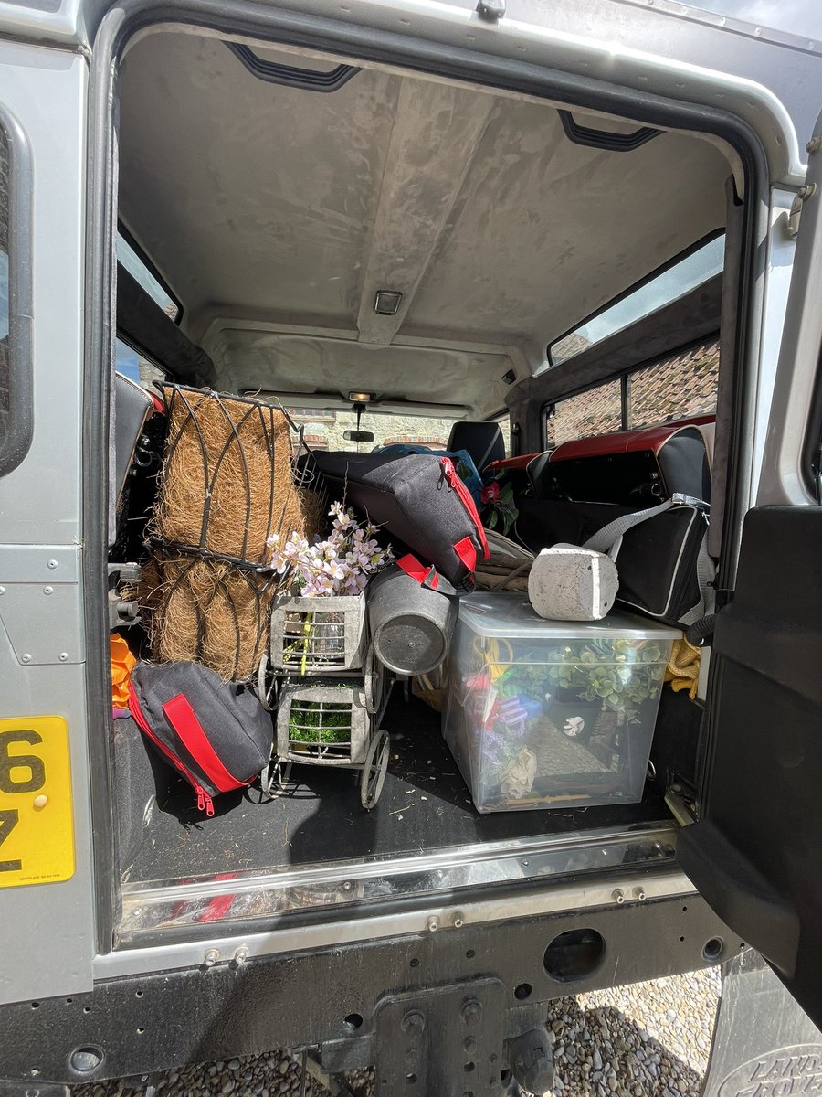 FCN_North's tweet photo. The Landy is packed and ready for action. We’re show ready! Are you? @greatyorkshireshow 🐮 

#fcn #greatyorkshireshow #farming #agriculture #farmwell #farmingcommunity #farmerswife #farmers #farminguk #ruralcommunity #farminglife #volunteers #charity #yorkshire https://t.co/Rj5hkiODXZ